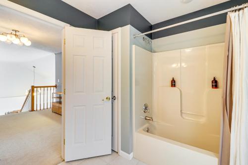 Screened Porch and Fire Pit Spacious Pocono Retreat