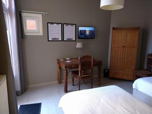 Canalview Hotel Ter Reien - image 10