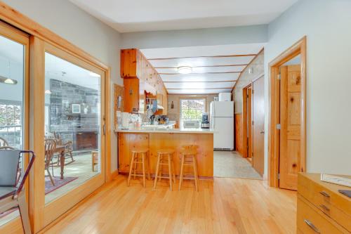 Lakefront Home w/ Private Dock in Alpine! in Montoras ūdenskritumi (NY)