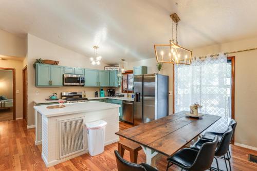 10 Mi to Downtown Flagstaff Pet-Friendly Home