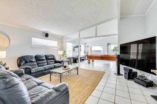 Boat Dock and Game Room Waterfront Panama City Gem in Other