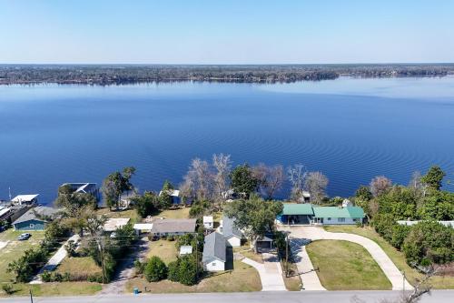 Boat Dock and Game Room Waterfront Panama City Gem in Other