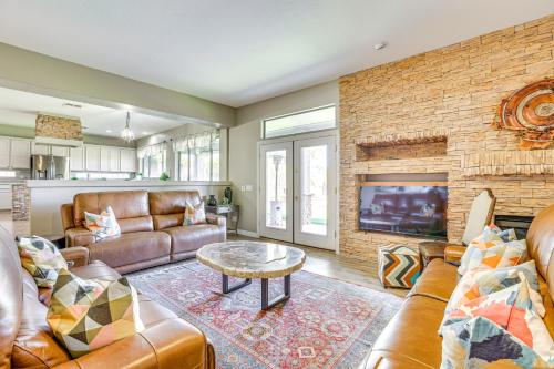 Luxe Mtn-View Mansion with Hot Tub in Phoenix! in Sonoran Foothills