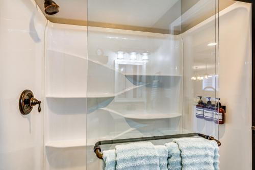 Lakefront Osage Beach Retreat Dock Access!