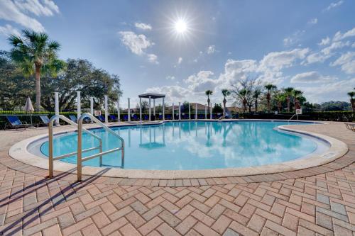 7 Mi to USTA Waterfront Tennis House with Yard!