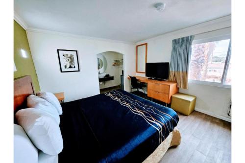 OYO Hotel Ridgecrest CA South China Lake - main image