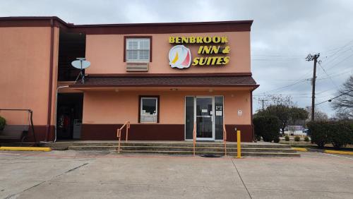 Benbrook Inn & Suites in Benbrook, USA