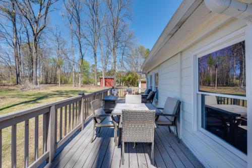 11 Mi to Mercedes-Benz Stadium: Home w/ Yard! in Konlija (GA)