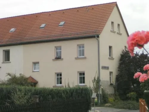 Alte Kaeserei Comfortable holiday residence in Kössern, Deutschland