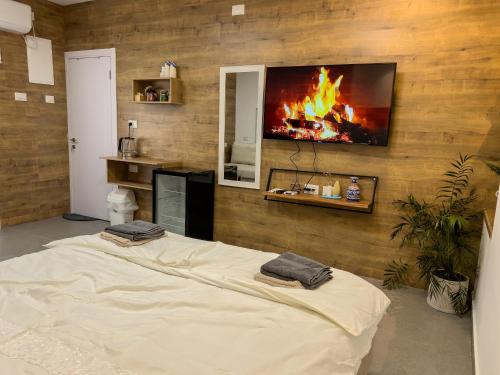 8kmלחרמון in Majdal Shams