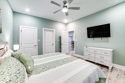 Massive Lake Views and Stunning Sunsets Waverly Gem