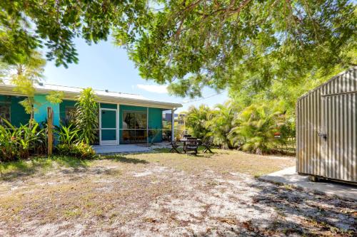 Coastal Escape w/ Lanai: 2 Mi to Hobe Sound Beach in Hobe Sound