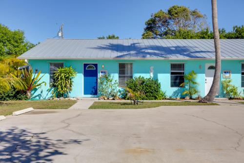 Coastal Escape w/ Lanai: 2 Mi to Hobe Sound Beach in Hobe Sound