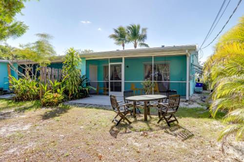 Coastal Escape w/ Lanai: 2 Mi to Hobe Sound Beach in Hobe Sound