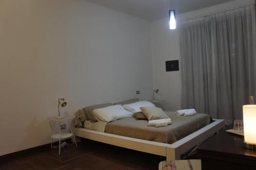 Deluxe King Room image 10