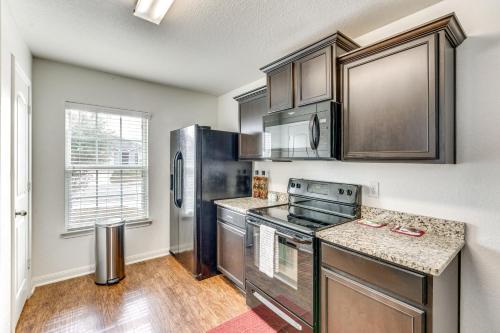 13 Mi to Lackland AFB: San Antonio Home! in Atascosa