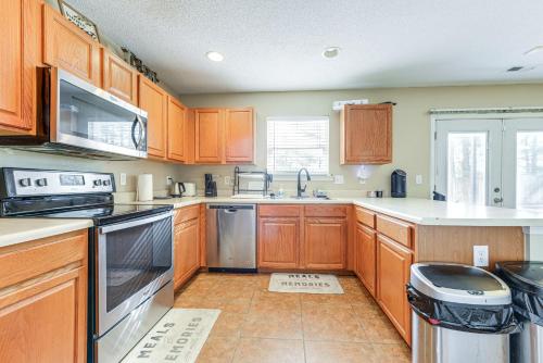 8 Mi to Dtwn Raleigh Family Home with Yard