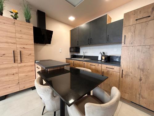 ห้องครัว, Kisterasz Apartman in ซิเกตี โจเซฟ