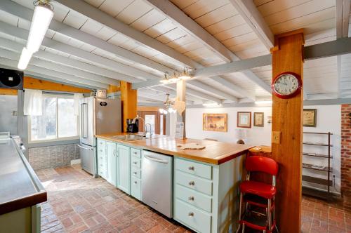 On-Site River Access Fishing Retreat in Granbury!