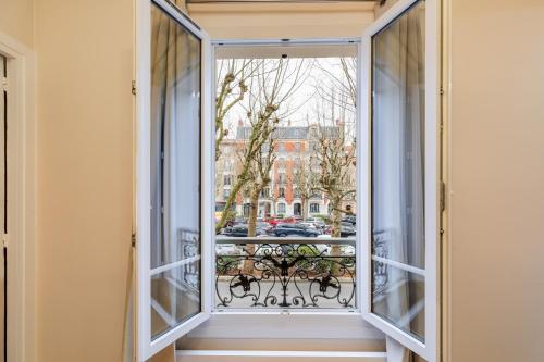 Plein Centre Enghien Les Bains 10 min de Paris in Enghien-les-Bains