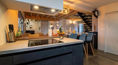 Kitchen, Eden des Pyrenees in Arcizans-Avant