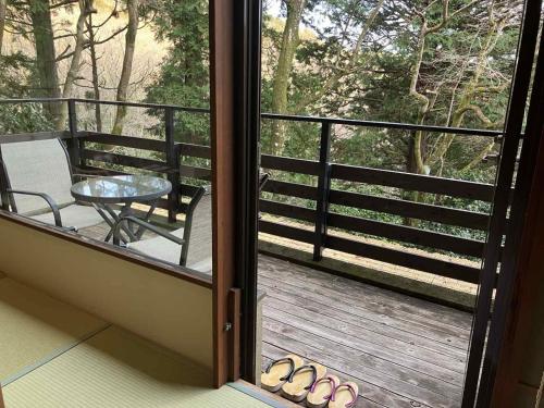 room detail thumbnail 1