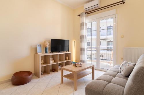 Közös társalgó / TV, Your Home In Elefsis in Elefsina