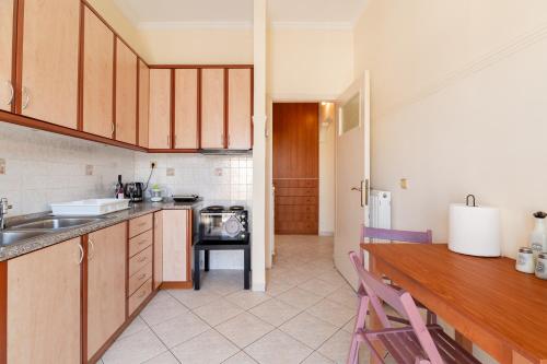 Létesítmények, Your Home In Elefsis in Elefsina