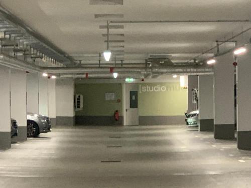 279 Expositon Center Galluswarte Main train station in Gutleutviertel