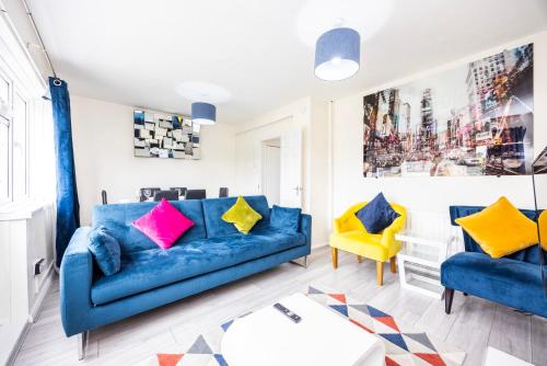 Garland Modern Close To Station 3 Bedroom City Apartment