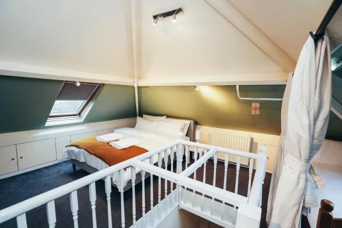 4BR Family Home, Self Check In, Parking, By DerBnB 4BR Family Home, Self Check In, Parking, By DerBnB