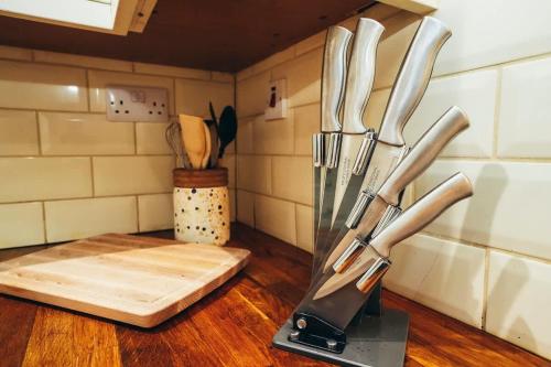 4BR Family Home, Self Check In, Parking, By DerBnB 4BR Family Home, Self Check In, Parking, By DerBnB