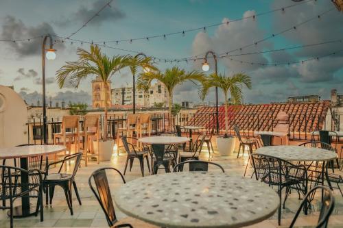 Restaurant, CASA MOVIDA HOSTEL in Cartagena