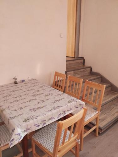 Instalaciones, Chalupa Podolí u Bouzova (Chalupa Podoli u Bouzova) in Bouzov