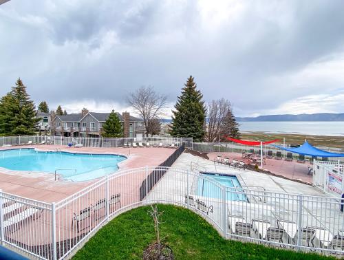 Pezsgőfürdő, Gorgeous Updated Lake View Condo 942 3 in Garden City (UT)