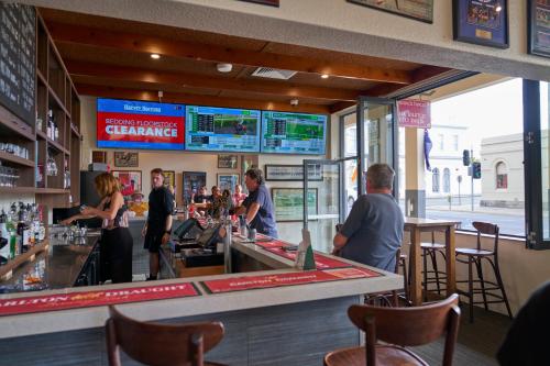 Restaurant, Shamrock Hotel Kyneton in Daylesford and Macedon Ranges