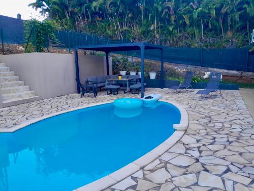 Swimming pool, Sunset Breeze Bungalow - Jarry in Baie-Mahault
