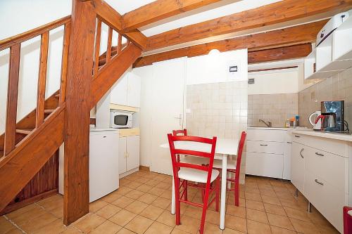 Kitchen, Hotel Du Soleil near Camino