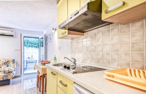 Konyha, Apartments by the sea Povlja, Brac - 24129 in Povlja