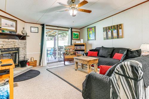 Fire Pit and Decks Creekside Cabin in Robbinsville Fire Pit and Decks Creekside Cabin in Robbinsville