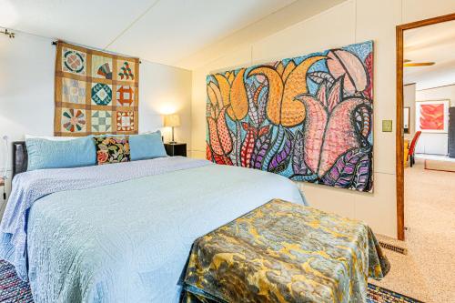 Fire Pit and Decks Creekside Cabin in Robbinsville Fire Pit and Decks Creekside Cabin in Robbinsville