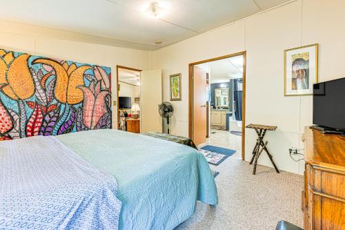 Fire Pit and Decks Creekside Cabin in Robbinsville Fire Pit and Decks Creekside Cabin in Robbinsville