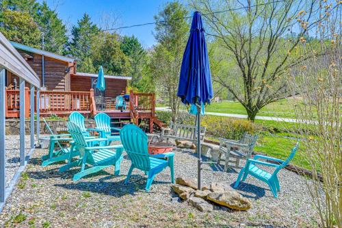 Fire Pit and Decks Creekside Cabin in Robbinsville Fire Pit and Decks Creekside Cabin in Robbinsville