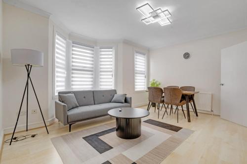 Luxury House London near Subway Station N15, Londýn
