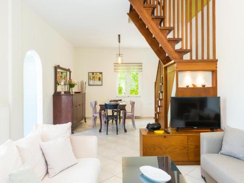 Villa in Prines with Private Pool, Prinés (fotografie 9)