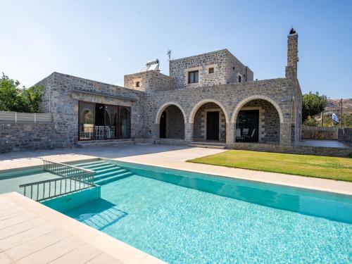 Charming Family Villa with Pool in Koxare gîte à louer Áyios Vasílios