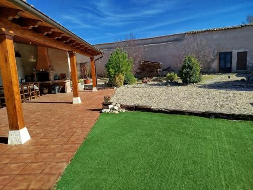 Family house in Peral de Arlanza with fenced garden in Peral de Arlanza