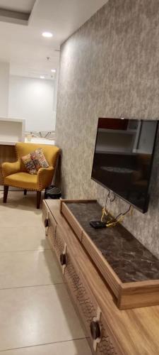 Two-Bedroom Apartment with City View image 6