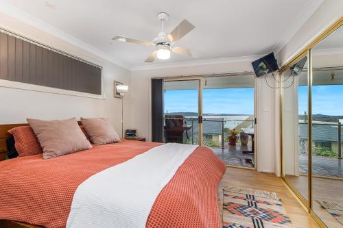 Sea-Eagle Sanctuary - views, pool, stroll to beach in Bonny Hills