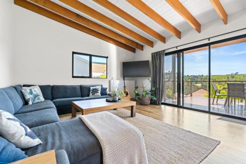 The Derby Lodge 'The Ultimate Blue Derby Base with Elevated Views' in Derby